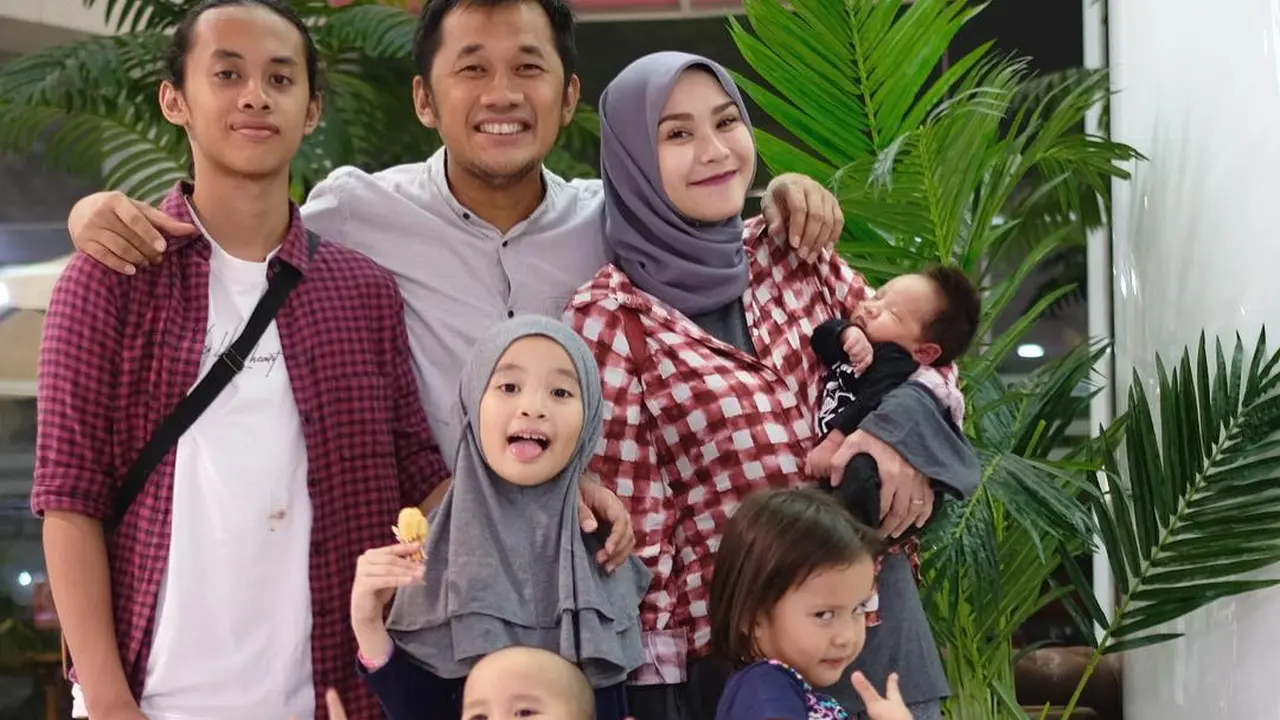 [Bintang] Zaskia Adya Mecca