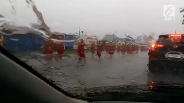 VIDEO: Dilanda Topan Josie, Warga Filipina Malah Berparade