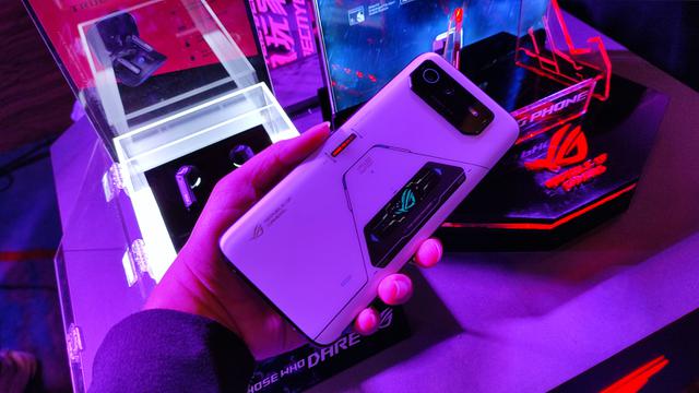 Asus ROG Phone 6 Pro (Liputan6.com/Giovani Dio Prasasti)