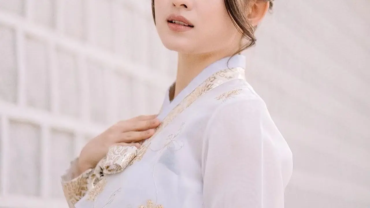 8 Potret OOTD Modis Natasha Wilona saat Liburan di Korea Selatan, Dipuji Cantik Bak Artis Korea