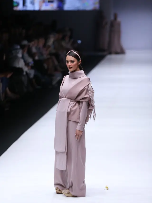 Aeresist Jilbab anti lepek dari Restu Anggraini