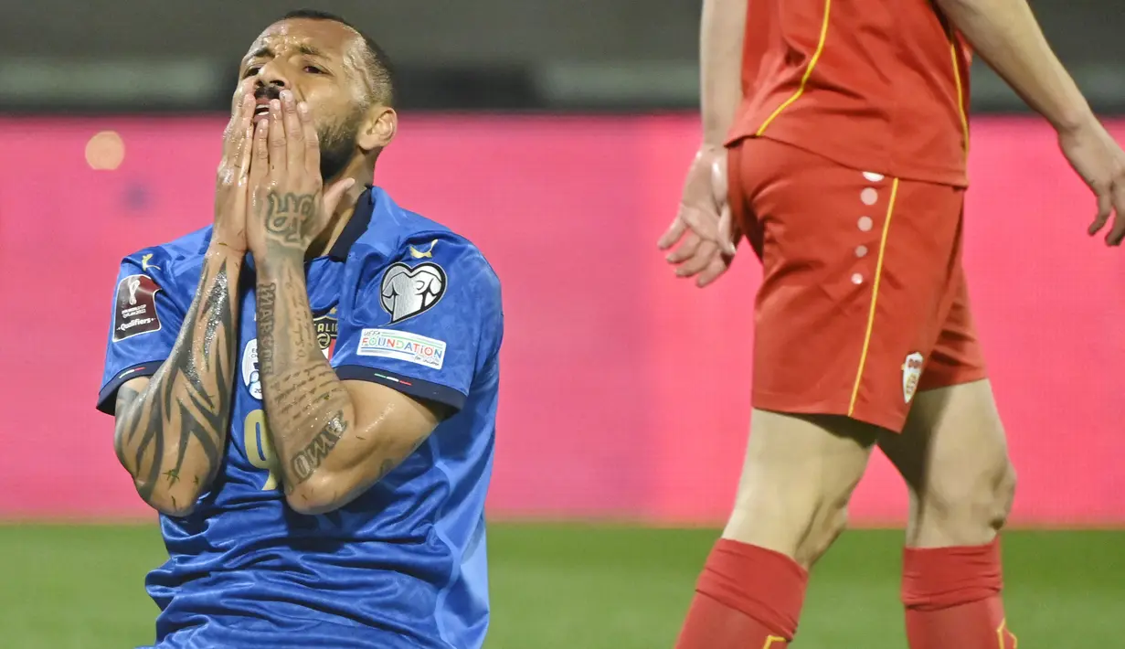Gli Azzurri secara mengejutkan takluk 0-1 dari Makedonia Utalia pada laga semifinal Patch C play-off Piala Dunia 2022 di Stadio Renzo Barbera, Jumat (25/3/2022). (AFP/Alberto Pizzoli)