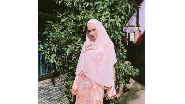 6 Potret Nadira Sungkar dengan Hijab, Pemeran Tamara di Sinetron Cinta Tapi Benci