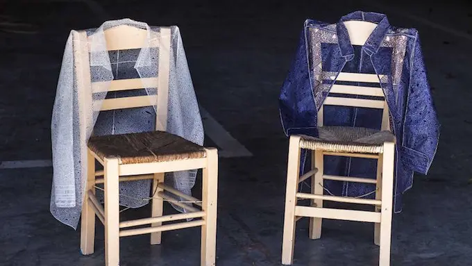 10 Baju Kertas Ini Bikin Kamu Nggak Tega Memakainya!