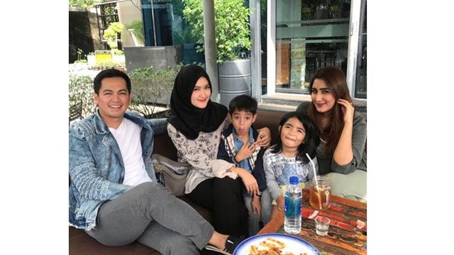 6 Momen Kebersamaan Tommy Kurniawan dan Tania, Tetap Rukun Meski Sudah Bercerai