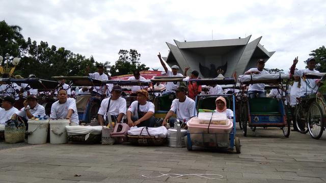 Ratusan Tukang Becak di Palembang Deklarasi Dukungan Jokowi-Ma’aruf