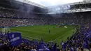 Suporter Everton memadati Stadion Hill Dickinson dalam laga Liga Inggris antara Everton melawan Brighton pada Minggu (24/08/2025) waktu setempat. (AFP/Darren Staples)