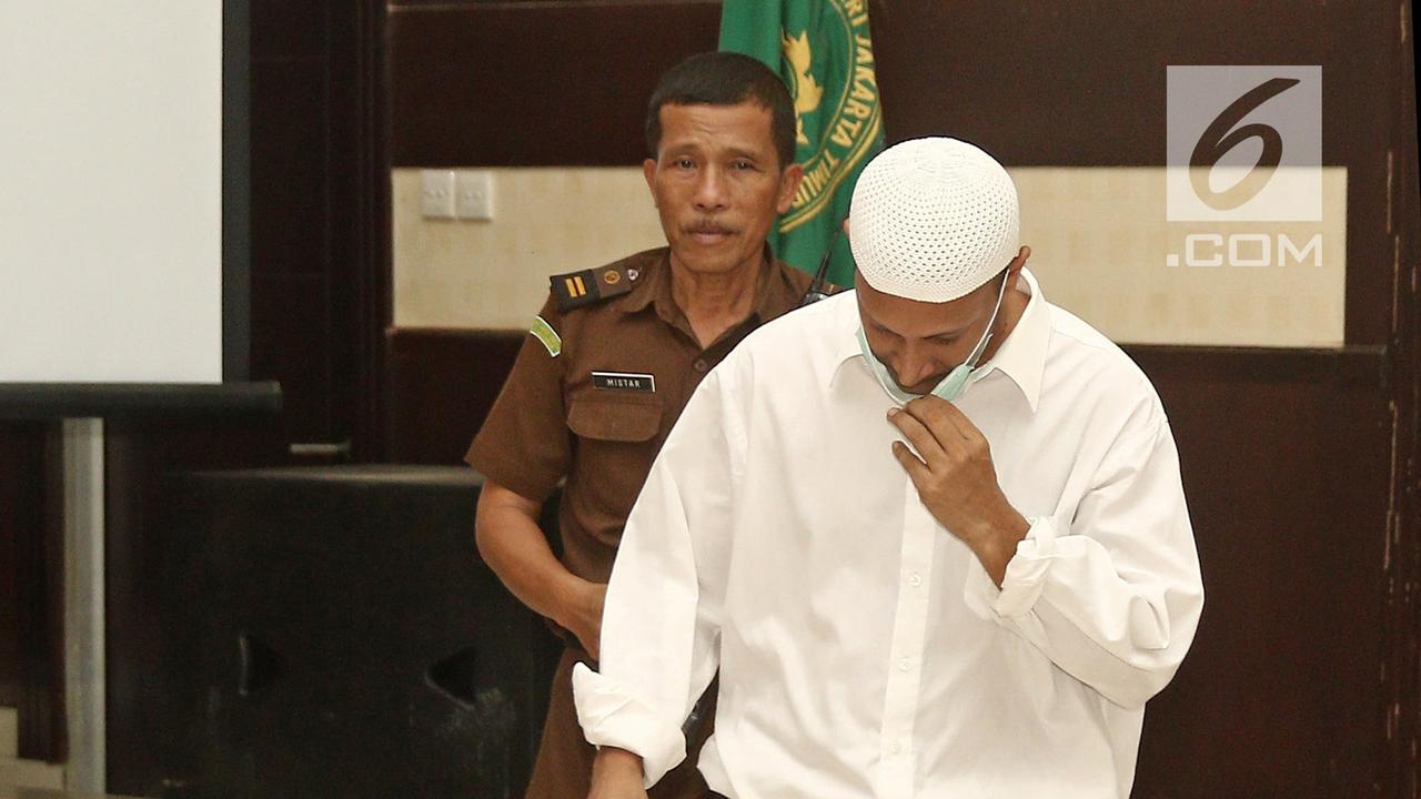 Tertunduk Lesu, Terdakwa Penembak Dokter Letty Jalani Sidang Perdana