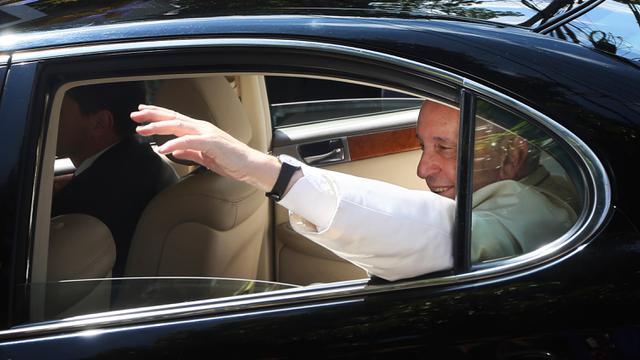 Paus Fransiskus Tiba di Thailand