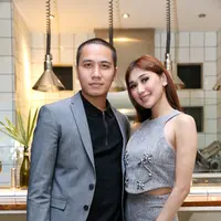 Tujuh tahun vakum, Ressa Herlambang kembali mewarnai industri musik Tanah Air. Kali ini, ia muncul duet dengan penyanyi pendatang baru, Sheila Alexander. (Adrian Putra/Bintang.com)