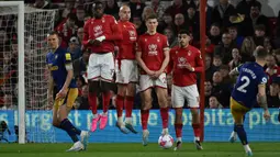Kemenangan Newcastle United atas Nottingham Forest membuat Tottenham Hotspur gusar. (AP Photo/Rui Vieira)