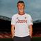 Roy Keane menjadi satu di antara model jersei ketiga Manchester United untuk musim 2023/2024. (dok. Adidas)
