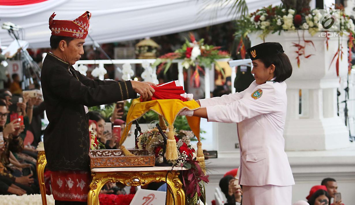 PHOTO: Suasana Upacara Penurunan Bendera HUT ke-72 RI - News 