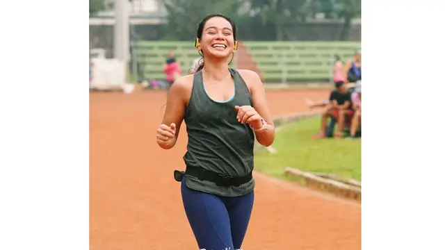 5 Pesona Sahila Hisyam, Tetap Menawan Meski Tanpa Makeup