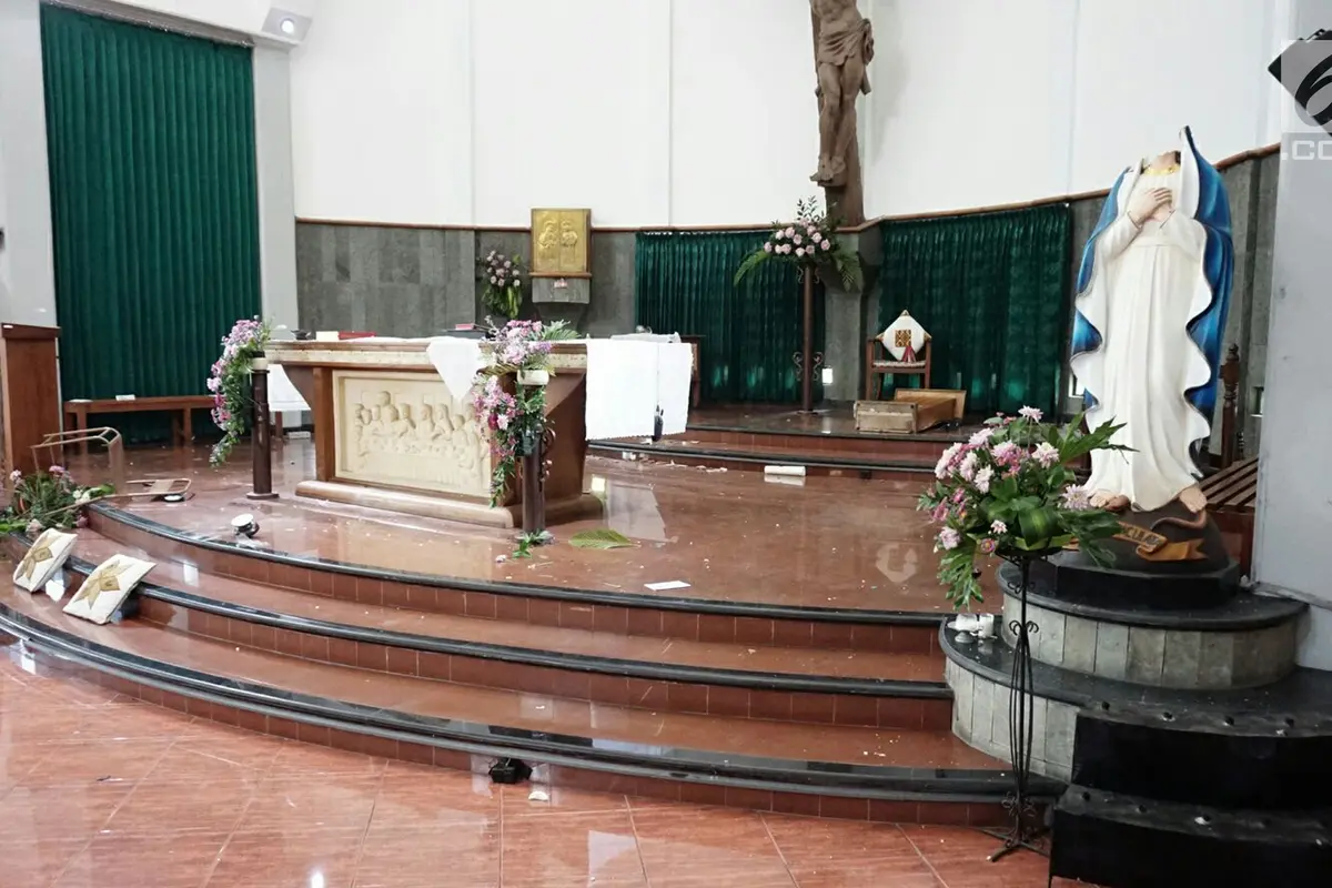 Polisi Olah TKP Penyerangan Gereja Santa Lidwina Bedog Yogyakarta