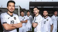 Erspo selaku apparel resmi Timnas Indonesia resmi meluncurkan jersey tandang baru skuad Garuda pada Senin (3/2/2025). (Dok. Instagram Erspo Official)
