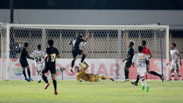 FOTO: Kushedya Hari Yudo Bawa Indonesia Ungguli Bali United 1-0 di Babak Pertama