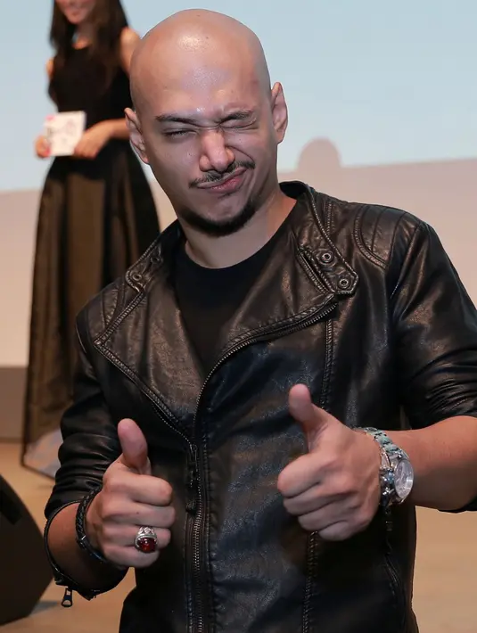 Meski Husein besar dengan musik-musik cadas namun Husein tak bisa menghindar dari film-film Disney dan juga lagunya yang sudah sangat memasyarakat. (Galih W. Satria/Bintang.com)