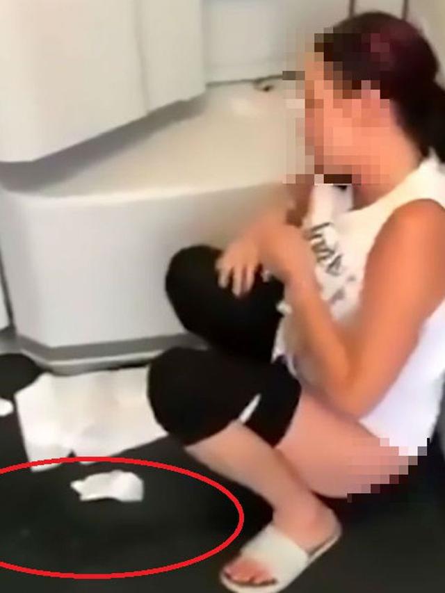 Kebelet, Wanita Ini Nekat Pipis di Dapur Pesawat