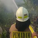 Kebakaran Dekat Stasiun Kampung Bandan Diduga Akibat Rokok, KRL Terganggu