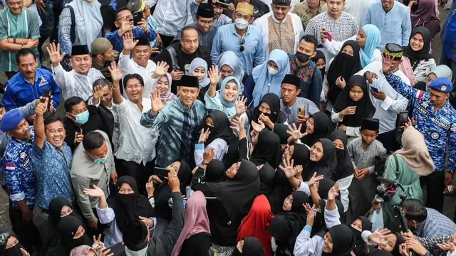 Ketua Umum (Ketum) Partai Demokrat, Agus Harimurti Yudhoyono (AHY) menyambangi Pondok Pesantren Roudlotul Ulum, Kabupaten Bandung Barat (KBB).