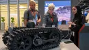 UMEX 2024 memamerkan dan menampilkan sejumlah teknologi drone, robotika, dan sistem tanpa awak. (Ryan LIM/AFP)