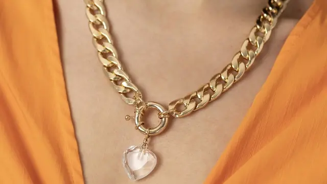 Aksesori yang Berlebihan