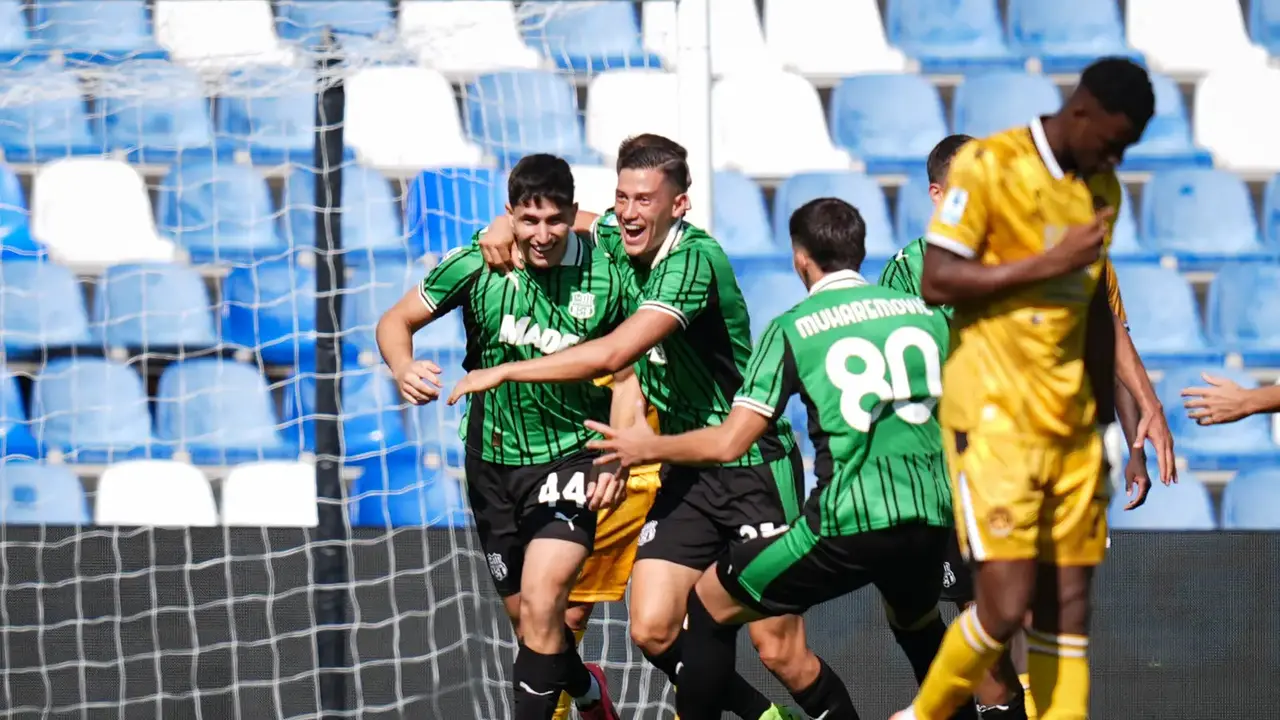 Eduardo Ianonni dan Jay Idzes - Sassuolo di Serie A 2025