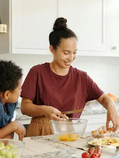 Ilustrasi Ibu memasak di dapur. (Foto: Vanessa Loring/Pexels)