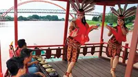 Sensasi Menyusuri Sungai Mahakam dengan Kapal Wisata