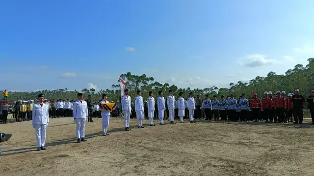 Suasana Khidmat Pelaksanaan Upacara Bendera di IKN Nusantara