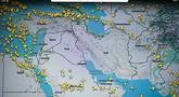 Foto, yang diambil di Paris pada 1 Maret 2026, menunjukkan halaman di situs web Flightradar 24 yang memperlihatkan penerbangan sipil menghindari wilayah udara Iran dan Irak. Serangan udara Amerika Serikat dan Israel ke wilayah Iran telah melumpuhkan lalu lintas udara global. (Anna KURTH/AFP)