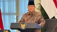 Presiden Prabowo Subianto saat memimpin sidang kabinet paripurna 1 tahun pemerintahan di Istana Negara Jakarta, Senin (20/10/2025). (Foto: Liputan6.com/Lizsa Egeham).