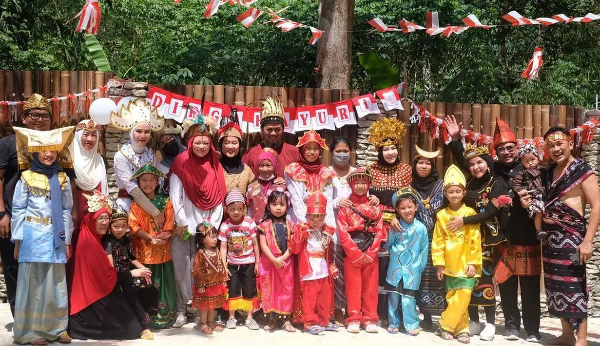 Zaskia Adya Mecca dan Hanung Bramantyo (Instagram/zaskiadyamecca)