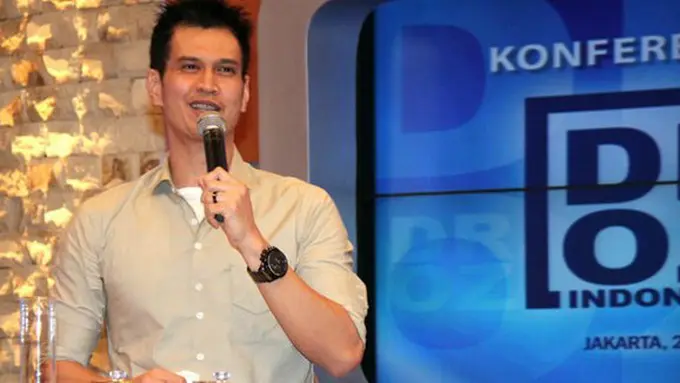 dr. Ryan Thamrin saat membawakan acara dr. Oz Indonesia/copyright: KapanLagi.com