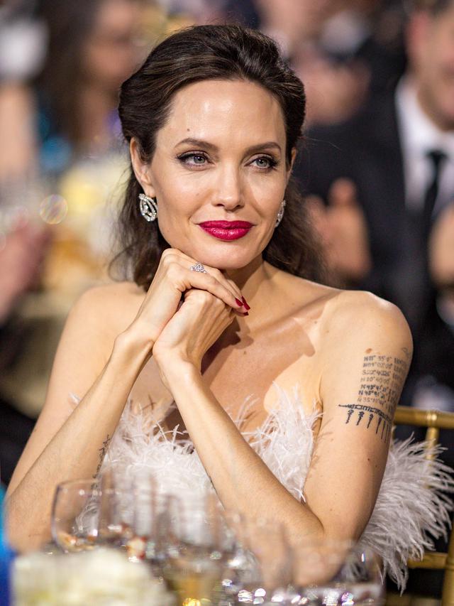 [Bintang] Angelina Jolie