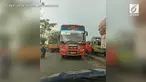 Sopir bus berdalih menghindari kemacetan saat melawan arus.