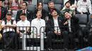 <p>Presiden Republik Indonesia, Joko Widodo (tengah) bercengkrama dengan Menpora Dito Ariotedjo (kedua kanan) dan Menteri BUMN sekaligus Ketua Umum PSSI, Erick Thohir (kanan) saat acara peresmian Indonesia Arena pada Senin (07/08/2023) di Senayan, Jakarta. (Bola.com/Bagaskara Lazuardi)</p>