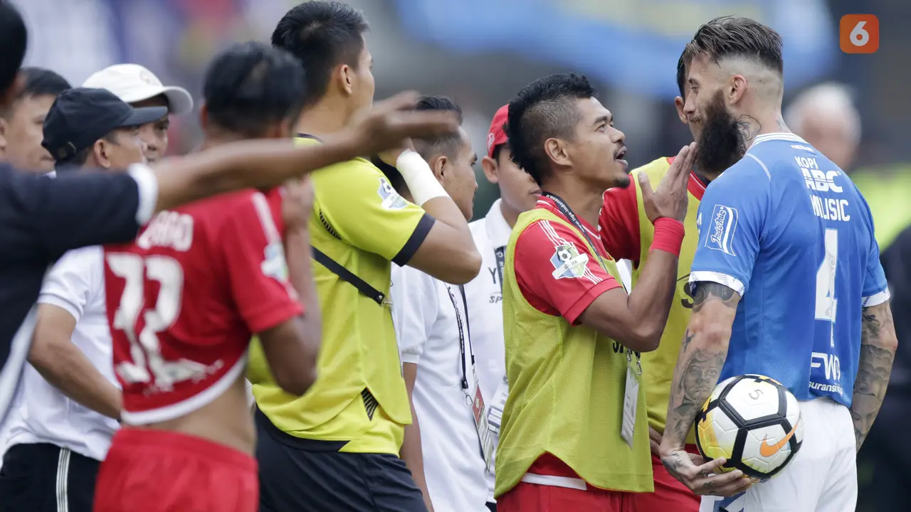 Liga 1 Indonesia 2018 : Persib Bandung Vs Persija Jakarta