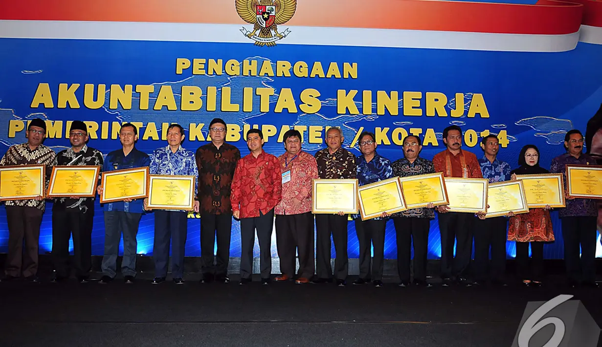 Penghargaan akuntabilitas kinerja Pemerintah dan Kabupaten Kota 2014, Balai Kartini, Senin (8/12/2014). (Liputan6.com/Johan Tallo)