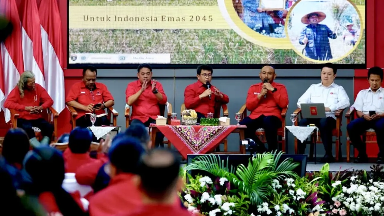 Seminar Nasional memperingati Hari Tani Nasional bertajuk “Bumi Lestari, Pertanian Berdikari” dengan tema “Kembali ke Sawah, Menyemai Masa Depan” yang digelar di Sekolah Partai DPP PDIP.