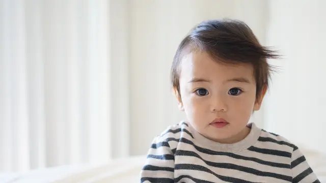 Gambar Baby Lucu dengan Mata yang Indah (sumber: Pixabay)
