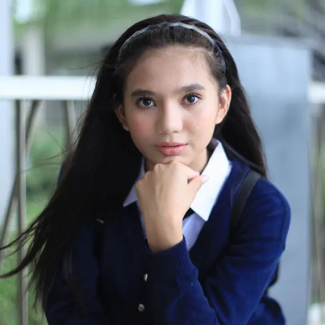 6 Potret Artis Afifah Ifah’nda, Pernah Jadi Lawan Main Irzan Faiq di Serial Antares