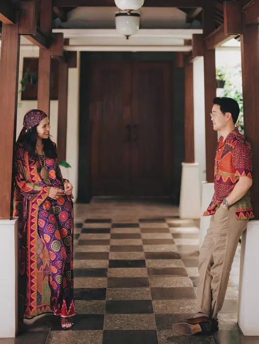 Foto Lebaran Maudy Ayunda dan Jesse Choi. [Foto: Instagram/maudyayunda]