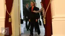 Wakil Presiden Uni Eropa Federica Mogherini dan rombongan tiba di Istana Negara, Jakarta, Jumat (8/5). Pertemuan tersebut membahas ekonomi dan investasi serta mengupayakan diberikannya kerja sama pasar bebas dengan Uni Eropa. (Liputan6.com/Faizal Fanani)