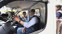 Bakal Calon Presiden (capres) dari Koalisi Perubahan untuk Persatuan (KPP) Anies Baswedan naik mobil pick up bersama mantan Menteri&nbsp;Kelautan dan Perikanan dari Kabinet Kerja 2014-2019 Susi Pudjiastuti. (Istimewa)