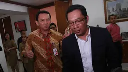 Selain itu, kedatangan Ridwan Kamil juga membahas soal penggunaan kereta untuk warga Jakarta yang ingin ke Bandung, Jakarta, (19/9/14). (Liputan6.com/Herman Zakharia) 