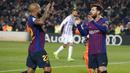 Gelandang Barcelona, Lionel Messi, merayakan gol yang dicetaknya ke gawang Valladolid pada laga La Liga di Stadion Camp Nou, Barcelona, Sabtu (16/2). Barcelona menang 1-0 atas Valladolid. (AFP/Pau Barrena)