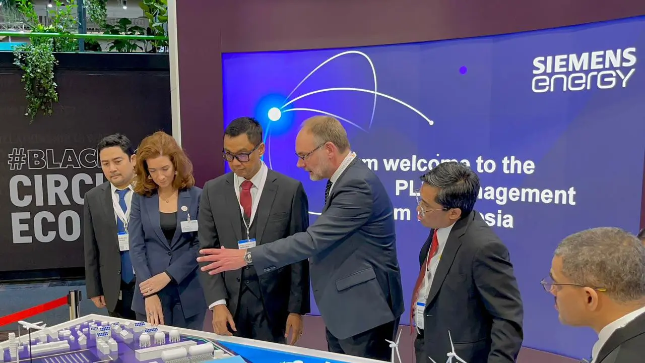 Selain Otorita Ibu Kota Nusantara (IKN), PT PLN (Persero) turut berkolaborasi dengan perusahaan penyedia teknologi asal Jerman, Siemens di Hannover Messe 2023, Jerman.