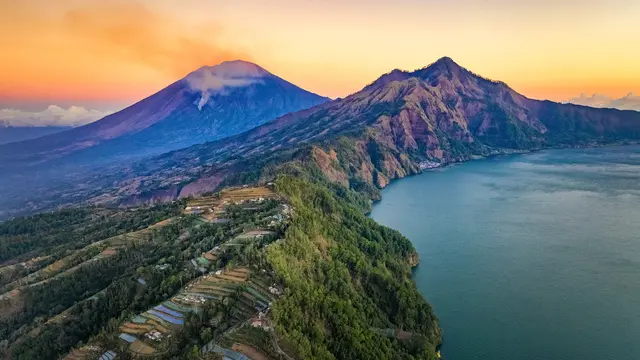Ilustrasi Danau Batur